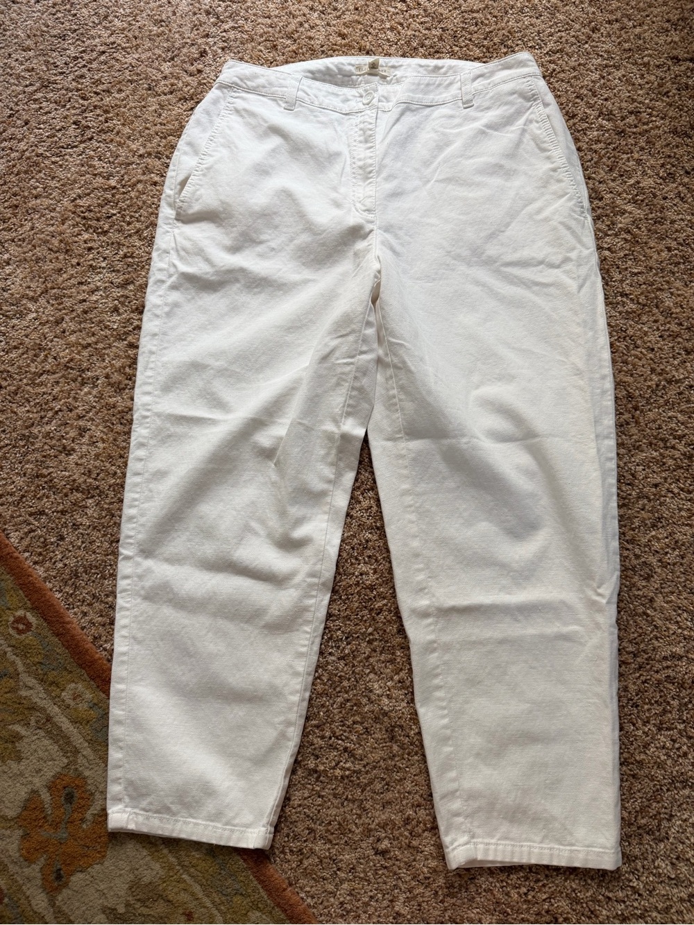 NWOT Eileen Fisher White Casual Capris